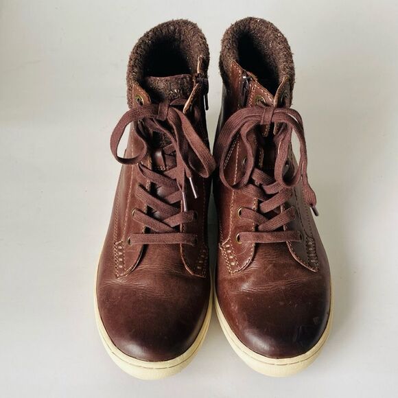 Taos Footwear Leather Respect Casual Mid Top Bootie sz 9 Casual Comfort Coastal - Picture 2 of 15